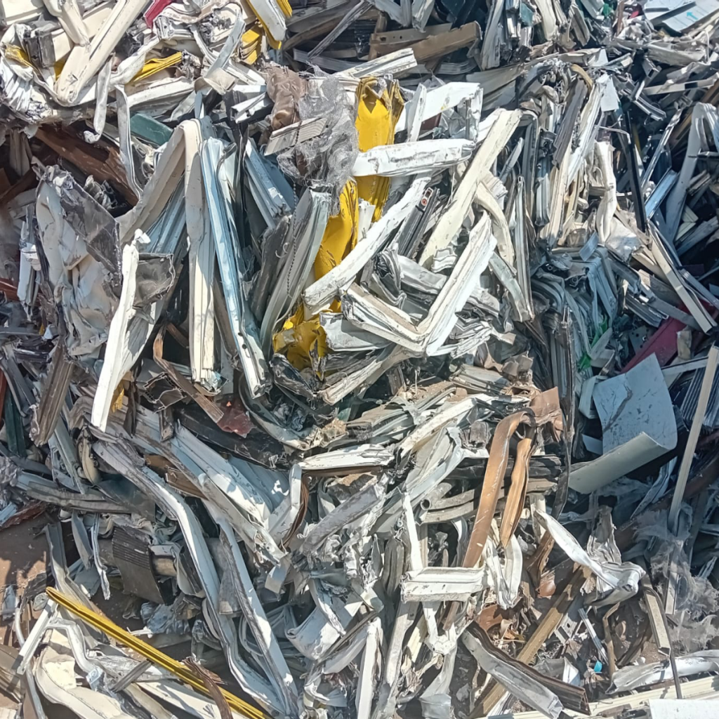 SCRAP - METAL ALUMINIUM TIN TABOR ROTTAME PROFILO FINESTRAME PACKED