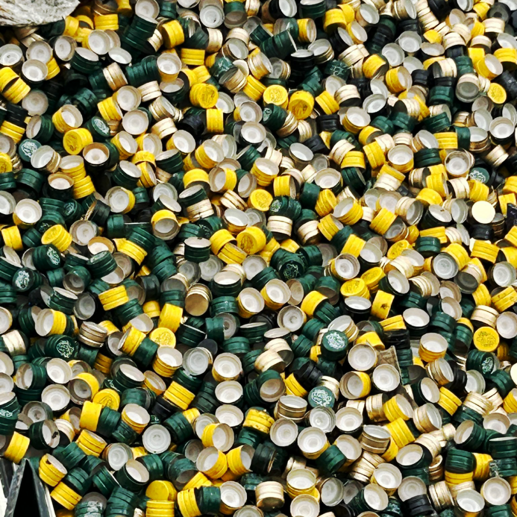 alluminio tappi - rottame - aluminium scrap caps with plastic