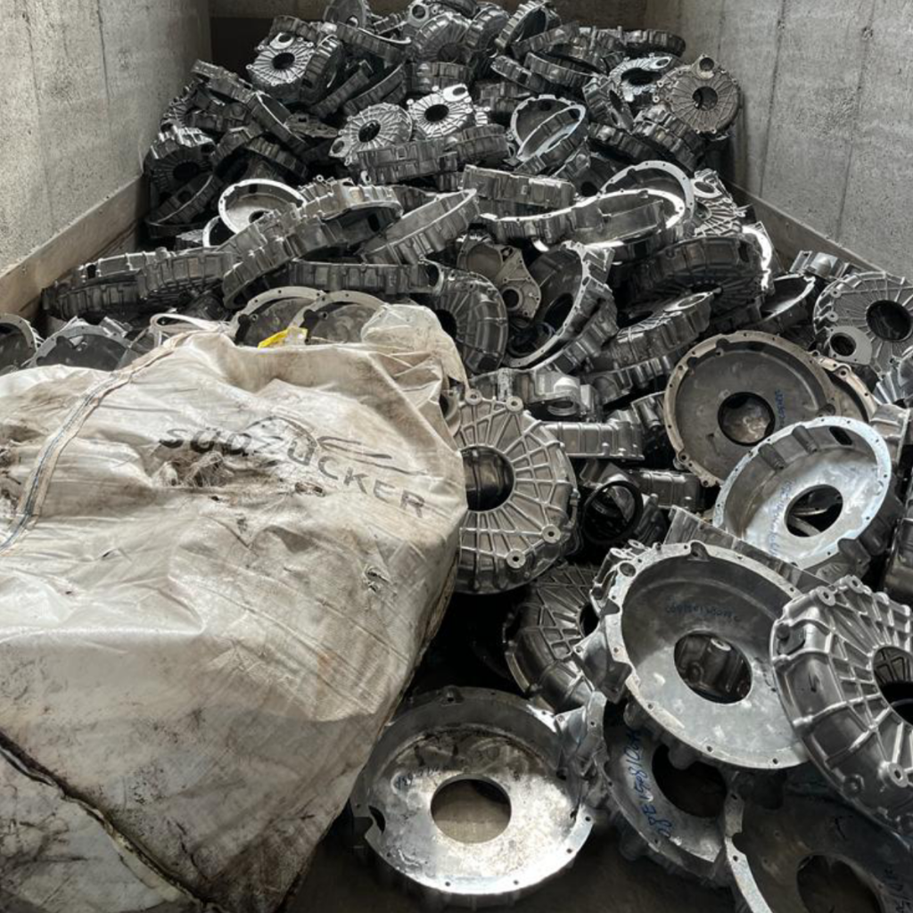 aluminium - casting rottame scrap alluminio carter nuovo