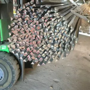 Vendo ferro triangolare pieno