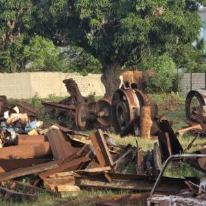 Je dispose à Cuba de 6 000 tonnes de ferraille, 26 tonnes de cuivre, 26 tonnes de bronze, 26 tonnes de batteries et 200 tonnes d'aluminium.